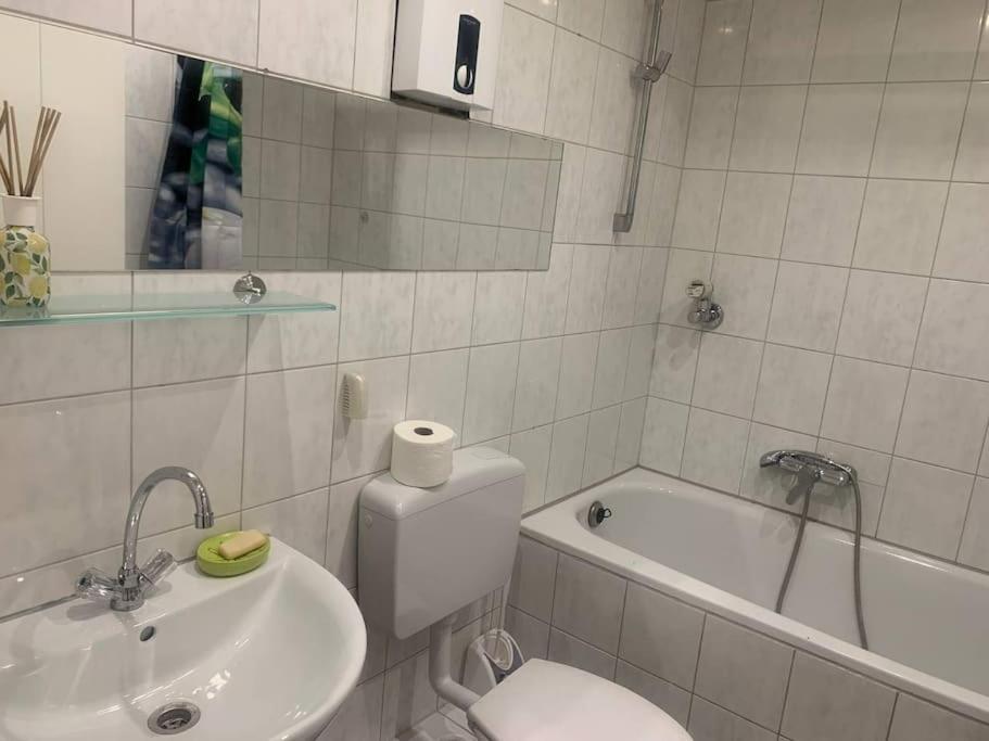 3 Zimmer Mietwohnung Naehe Hbf Essen Bagian luar foto