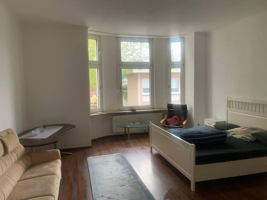 3 Zimmer Mietwohnung Naehe Hbf Essen Bagian luar foto