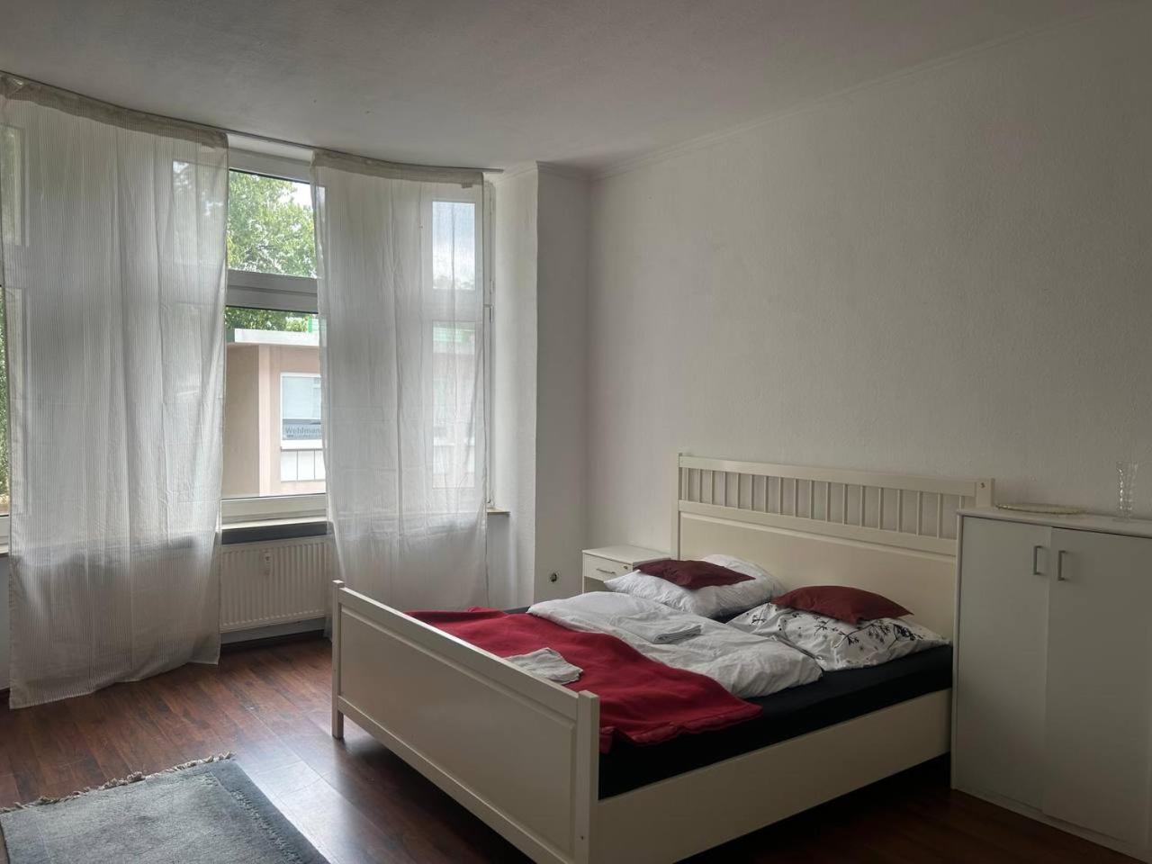 3 Zimmer Mietwohnung Naehe Hbf Essen Bagian luar foto